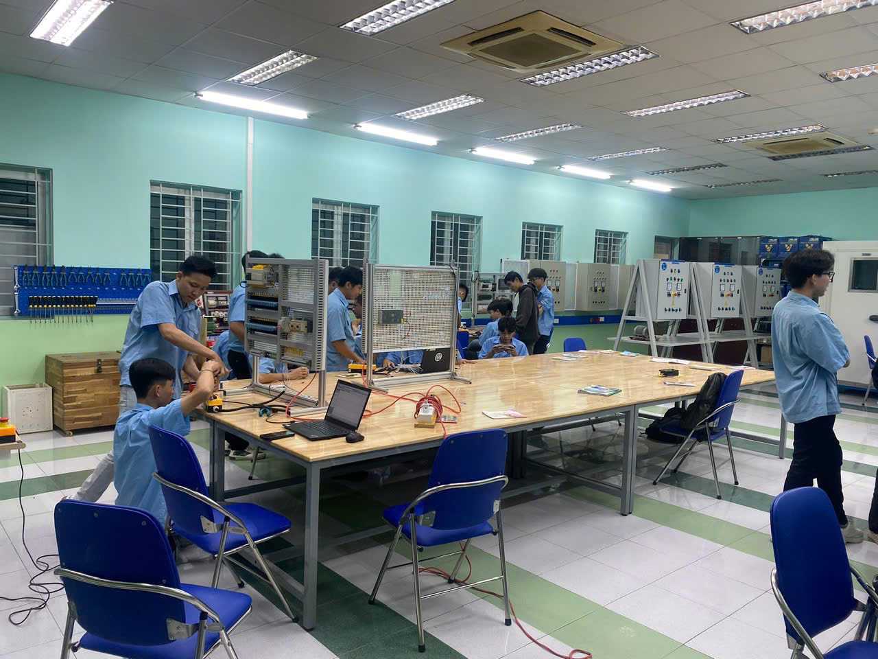 Phòng thực hành tự động hóa hệ thống lạnh